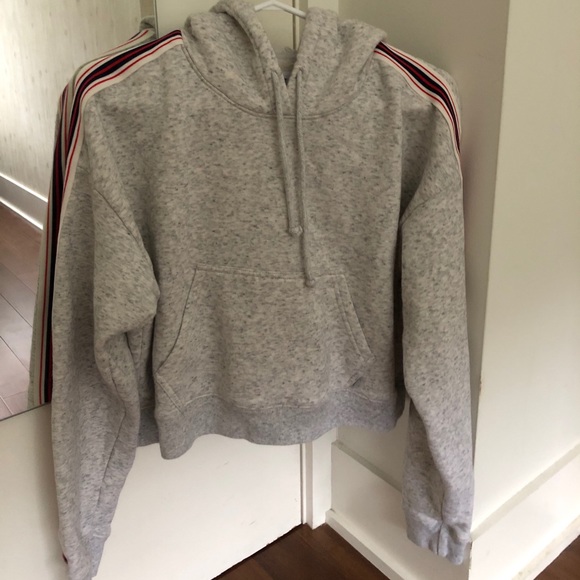 Aritzia TNA Iconic cropped hoodie - Picture 4 of 5